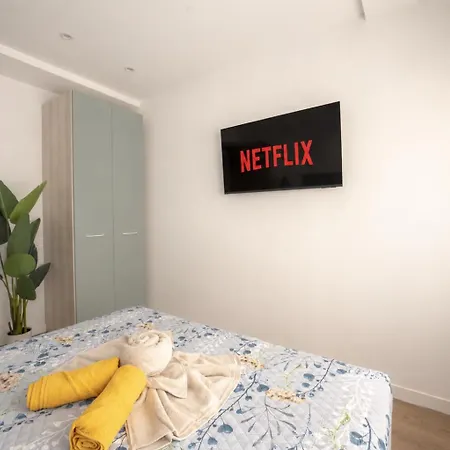 Nuevo Parking, Maquina Arcade, Netflix Y Wifi